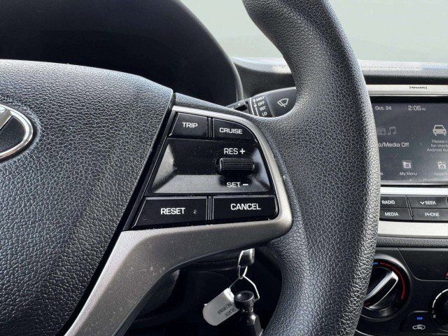 Used 2022 Hyundai Accent SEL image 23