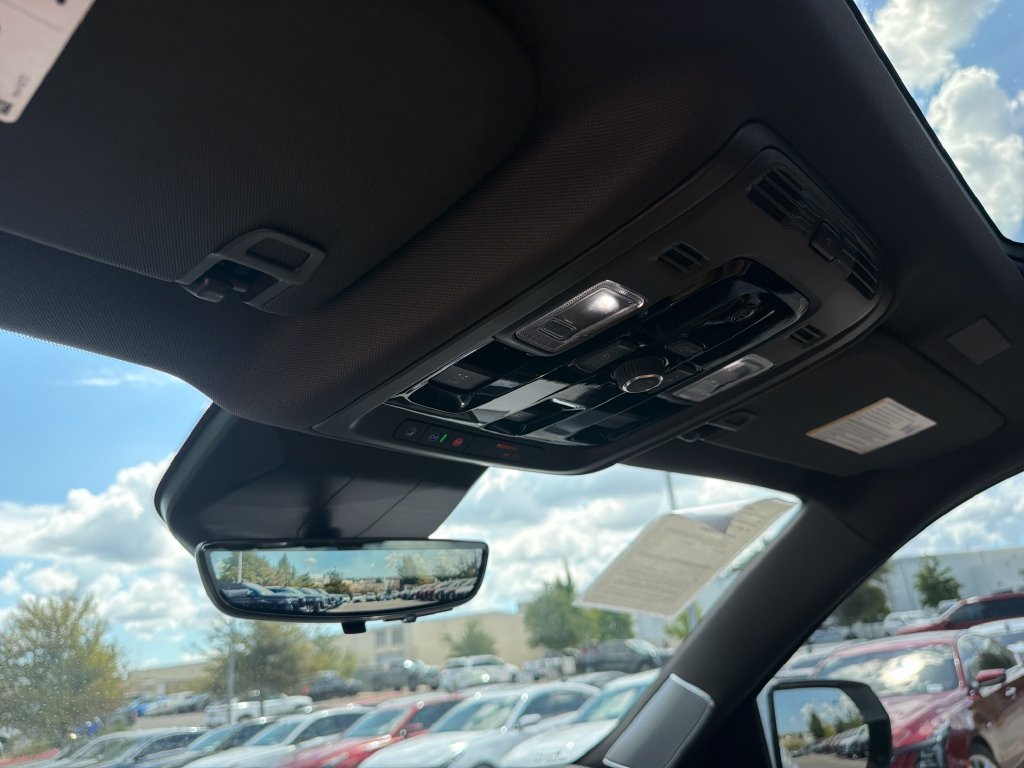 Used 2026 Cadillac Escalade ESV Luxury AWD/4WD image 30