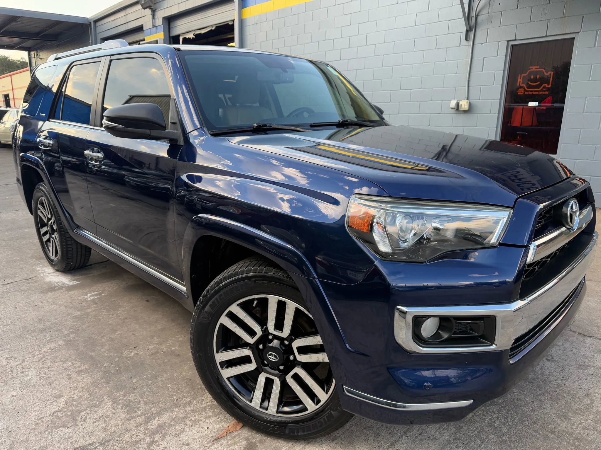 Used 2014 Toyota 4Runner Limited image 1