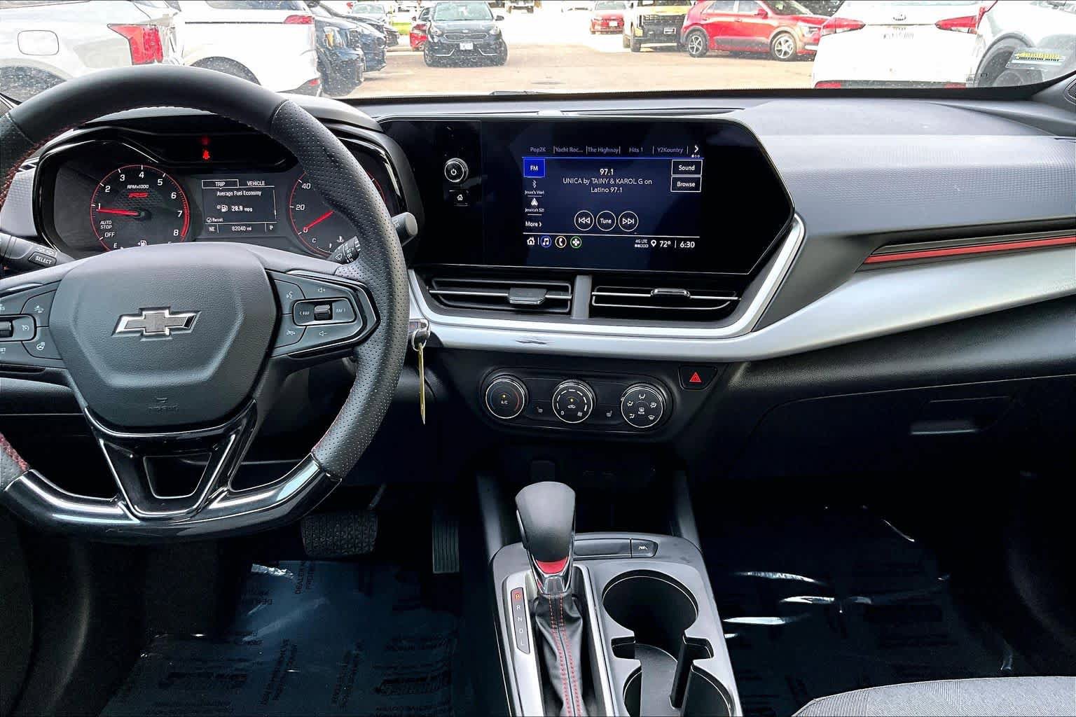 Used 2024 Chevrolet Trax RS w/ Sunroof Package FWD image 7