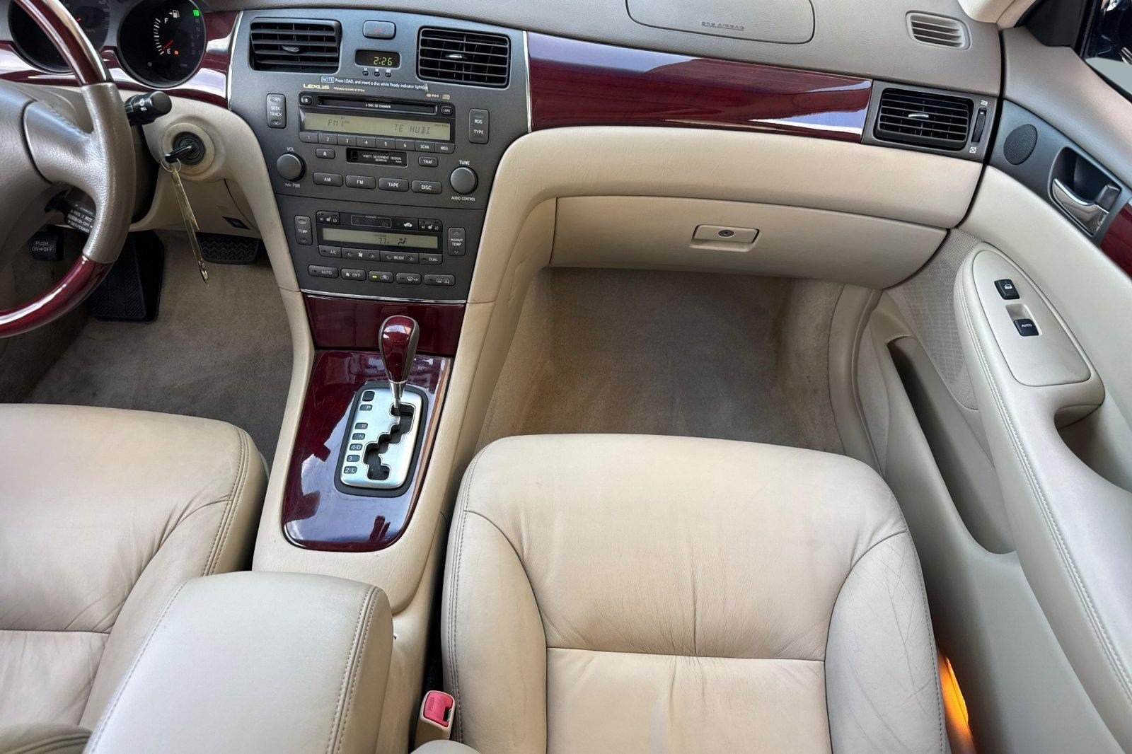 Used 2004 Lexus ES 330 FWD image 28