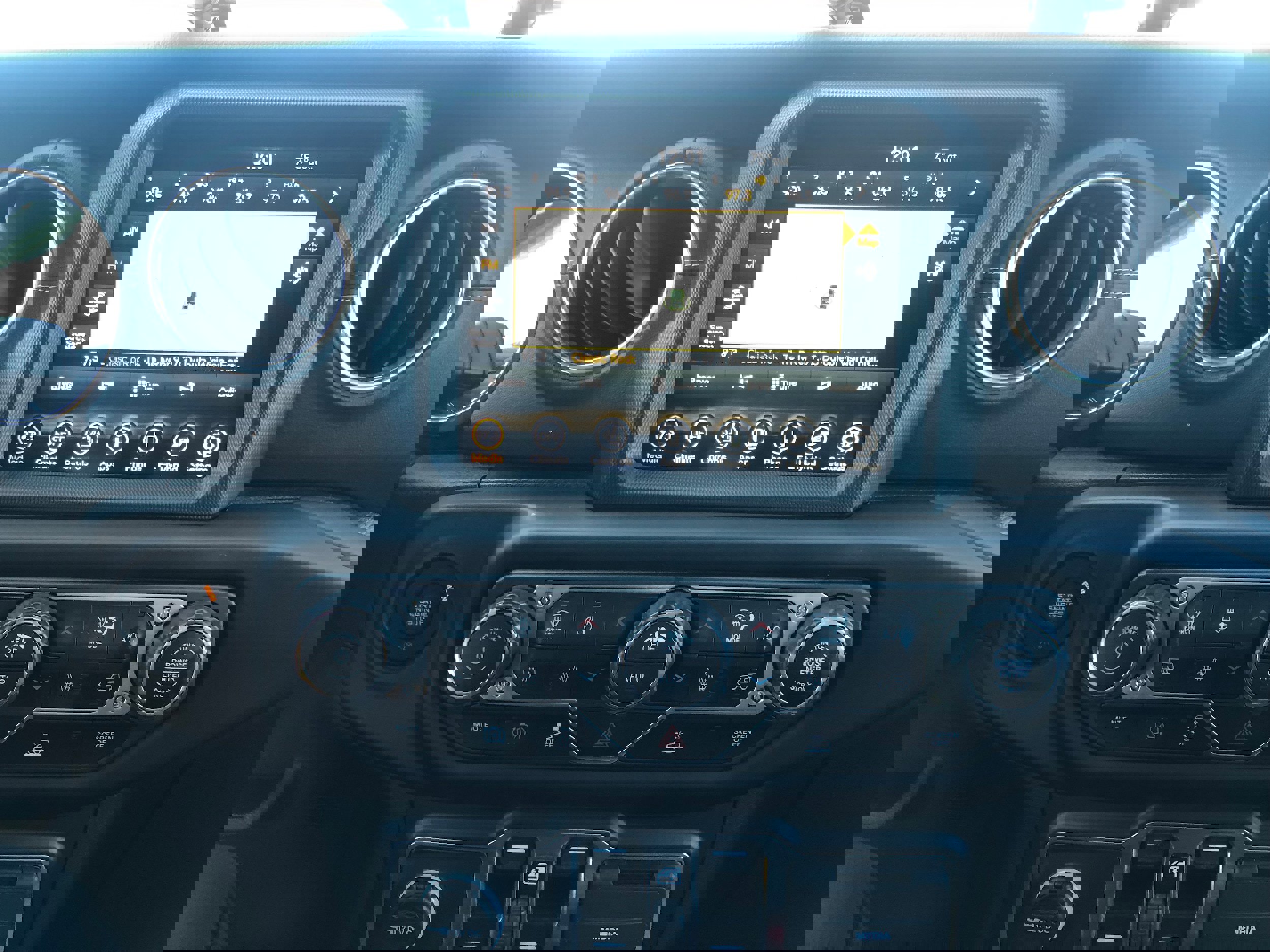 Used 2021 Jeep Wrangler Unlimited Sahara w/ Cold Weather Group image 13