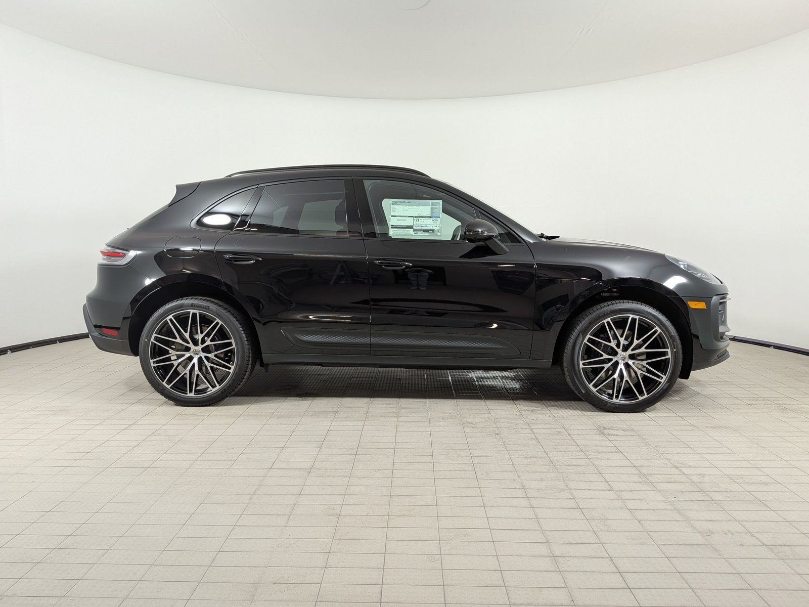 New 2026 Porsche Macan AWD/4WD image 8