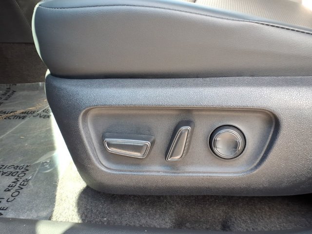 Used 2026 Toyota RAV4 XLE Premium AWD/4WD image 16