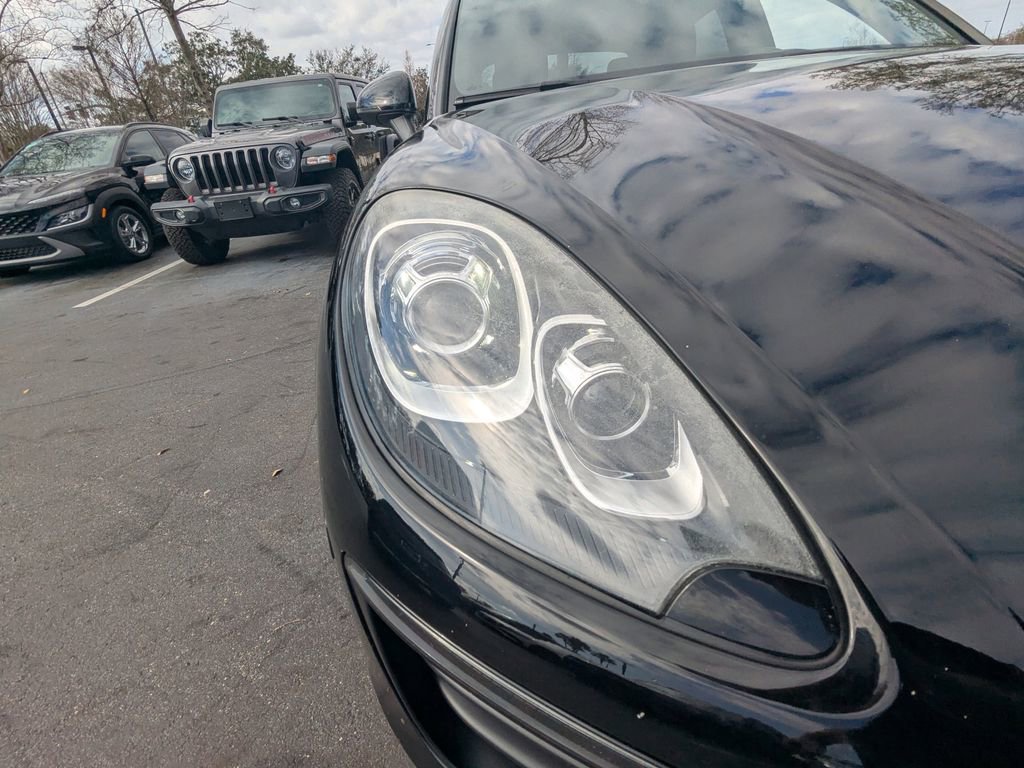 Used 2017 Porsche Macan S image 22