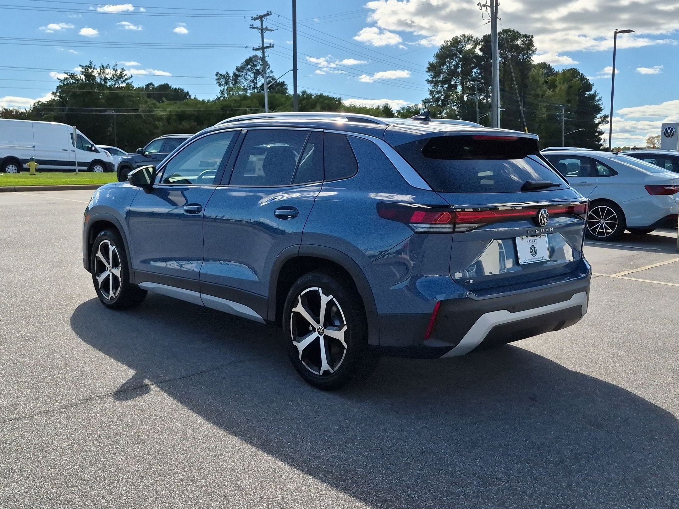 New 2026 Volkswagen Tiguan SE FWD image 5