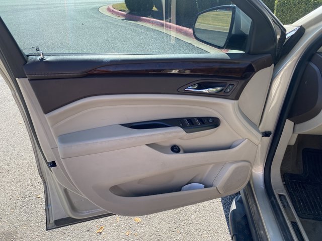 Used 2016 Cadillac SRX Luxury w/ Driver Awareness Package FWD image 15