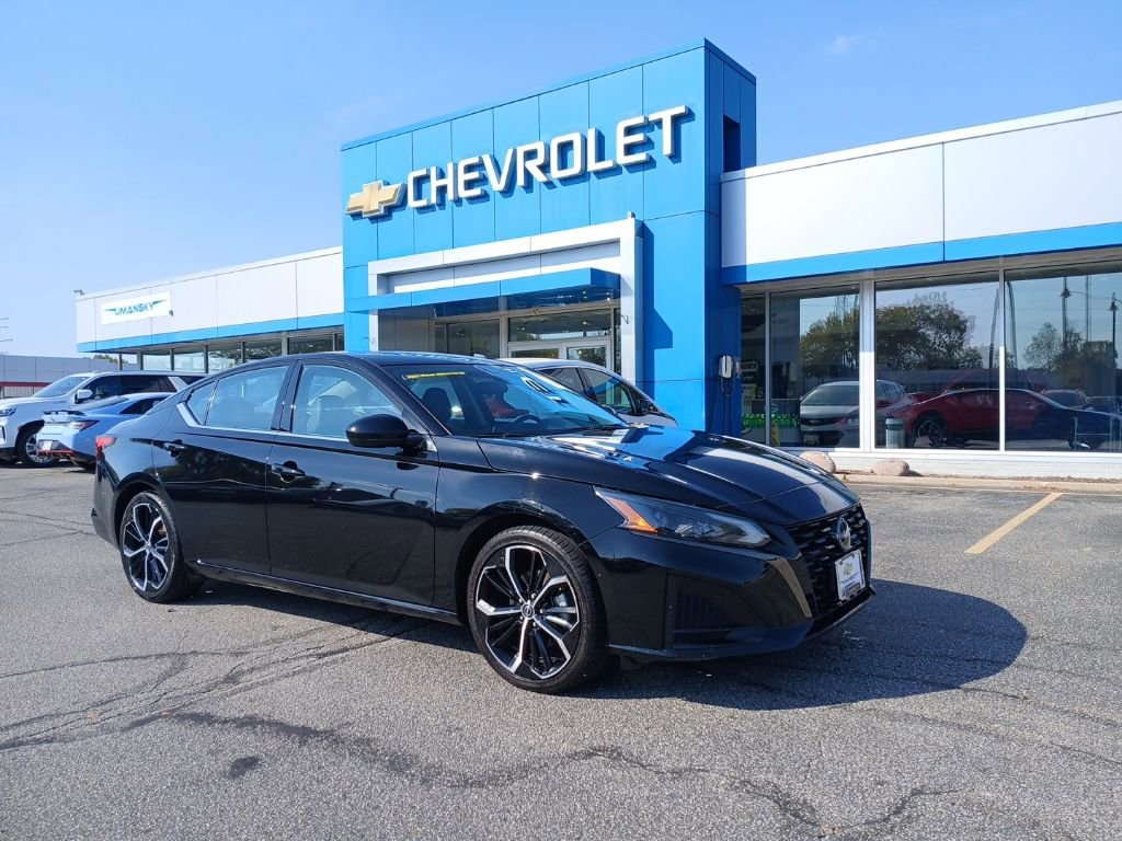 Used 2023 Nissan Altima 2.5 SR