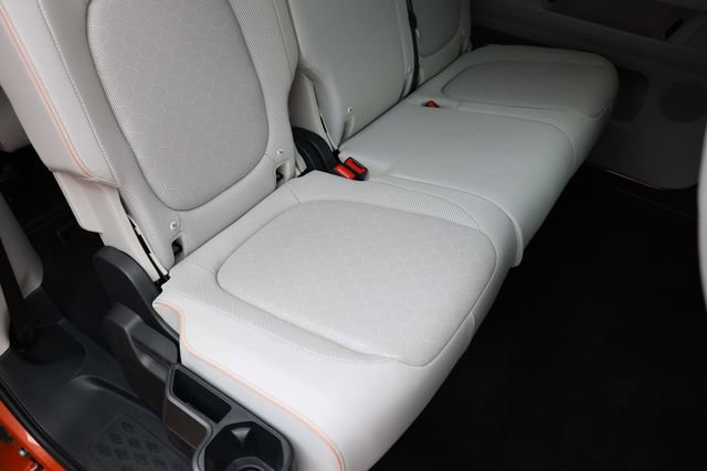 Used 2025 Volkswagen ID. Buzz 1st Edition RWD image 15