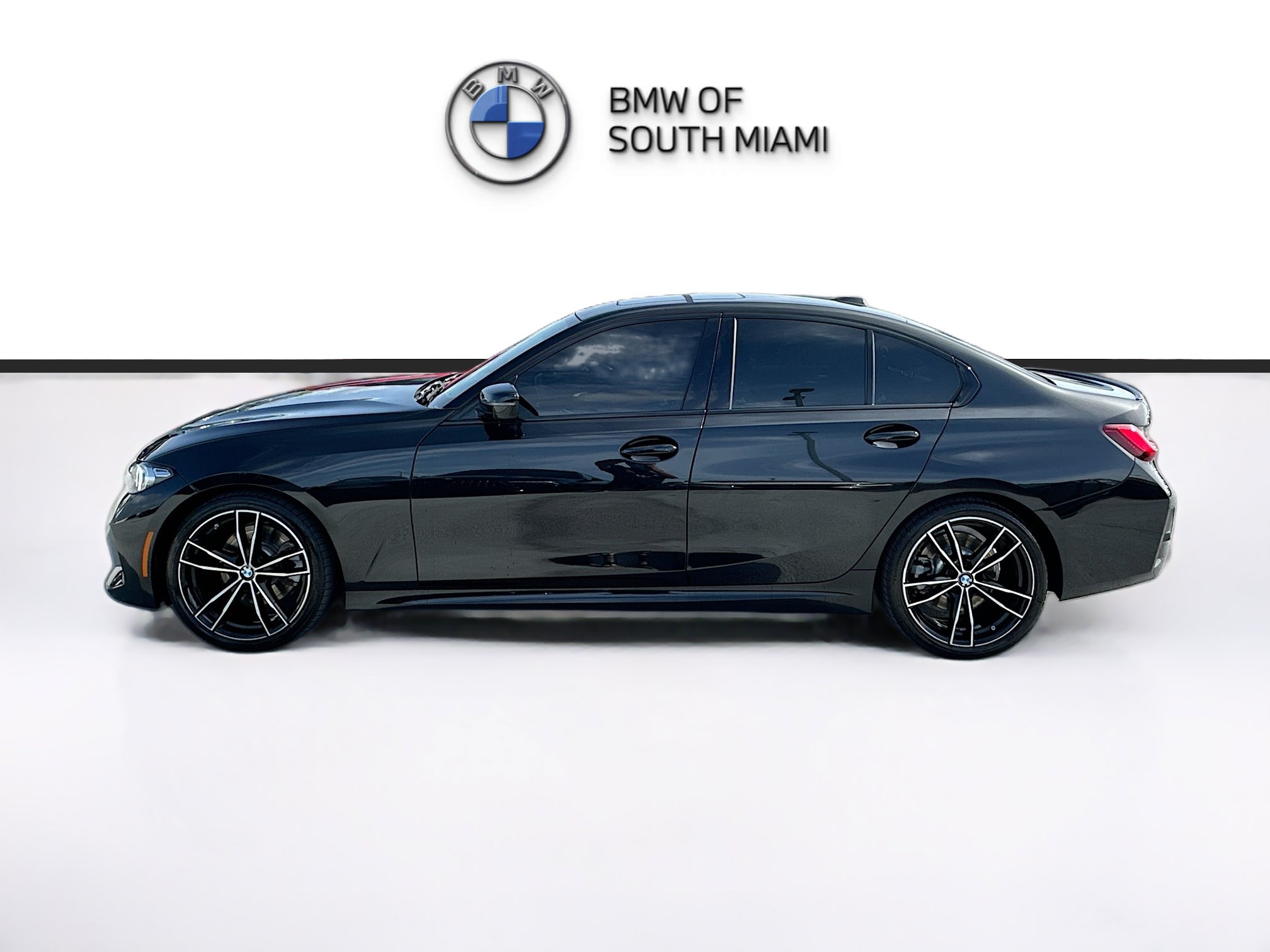 Used 2024 BMW 330i Sedan w/ M Sport Package RWD image 4