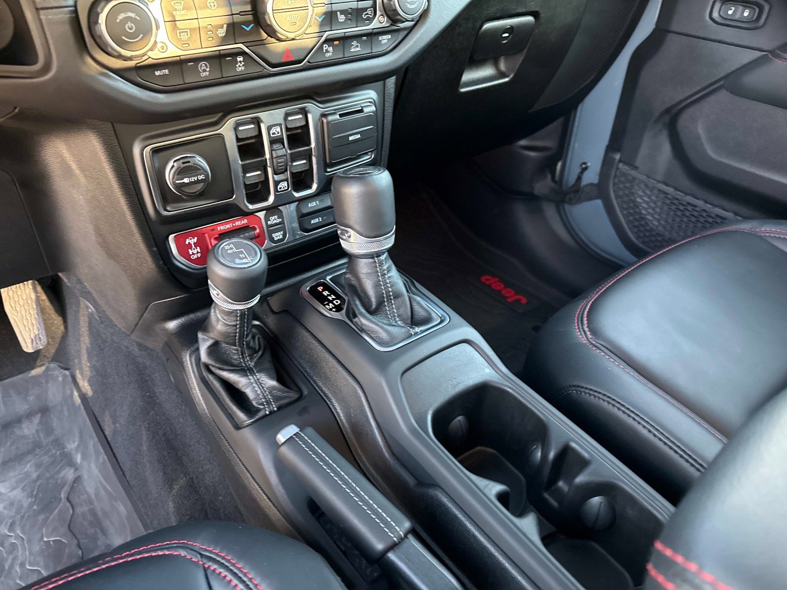 Certified 2025 Jeep Gladiator Rubicon w/ Safety Group image 25