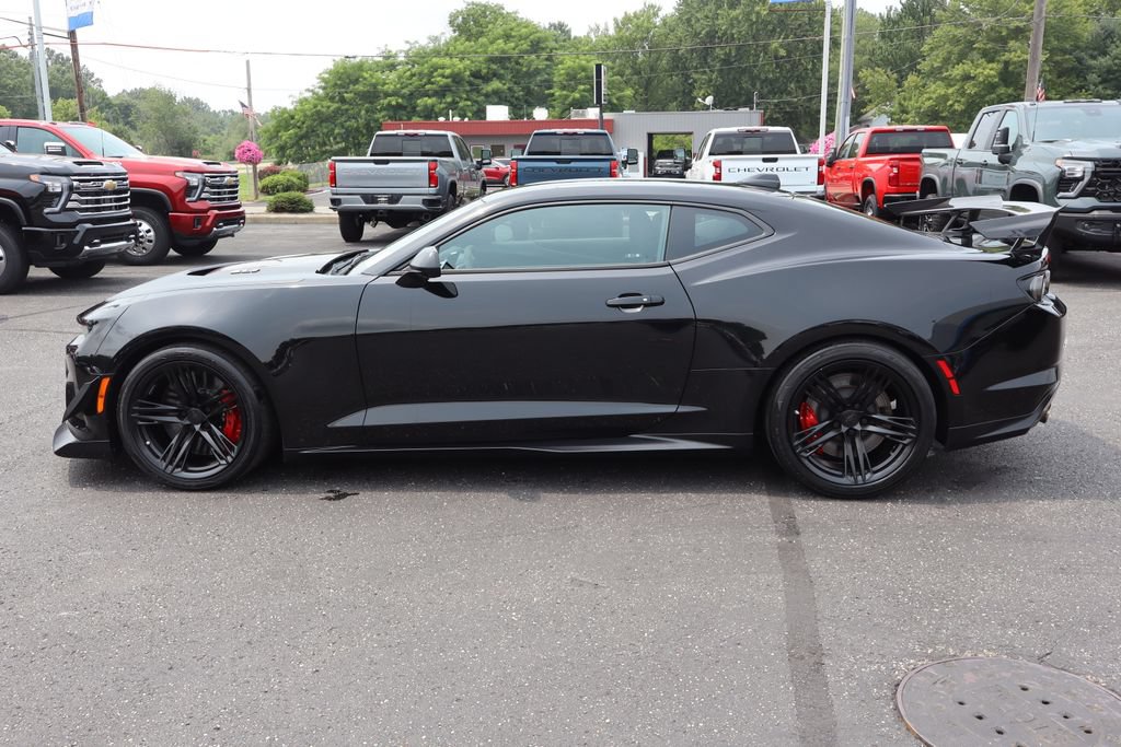 Used 2022 Chevrolet Camaro ZL1 RWD image 27