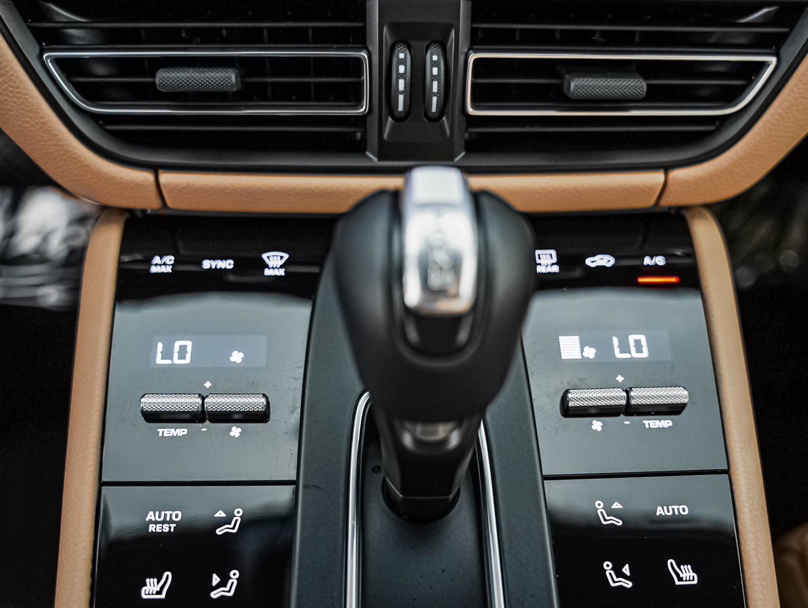 Certified 2026 Porsche Macan AWD/4WD image 21