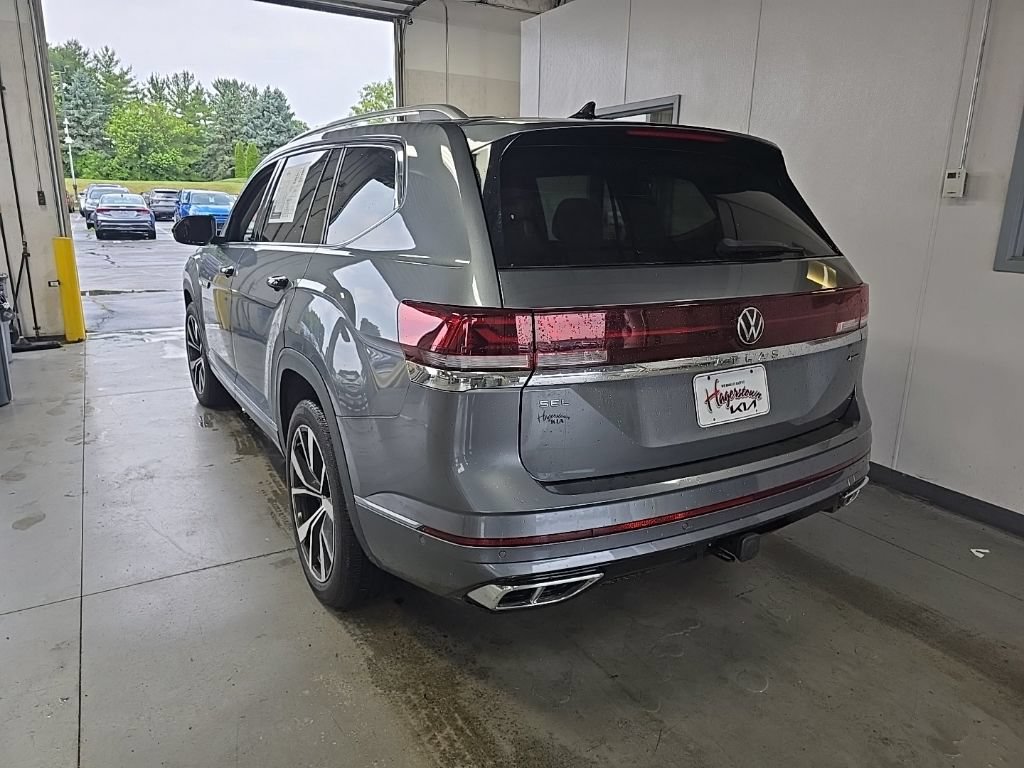 Used 2024 Volkswagen Atlas SEL Premium R-Line AWD/4WD image 3