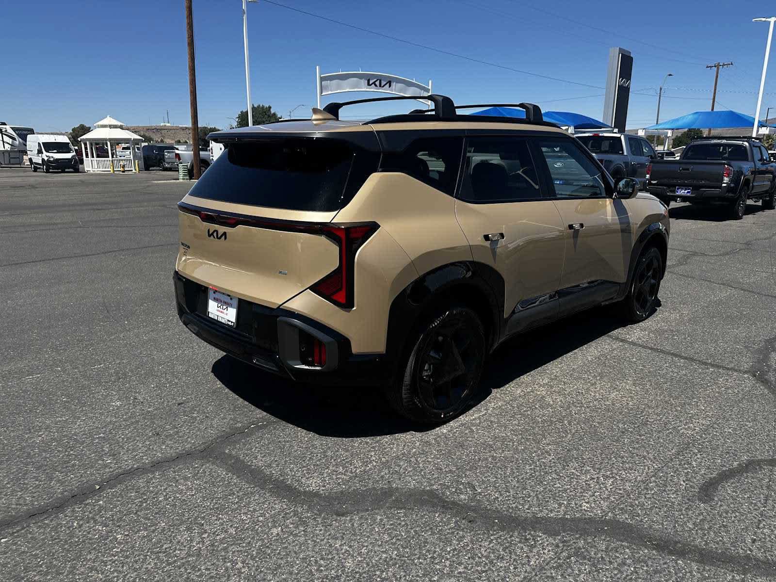 New 2027 Kia Seltos X-Line S w/ X-Line S Premium Package AWD/4WD image 4
