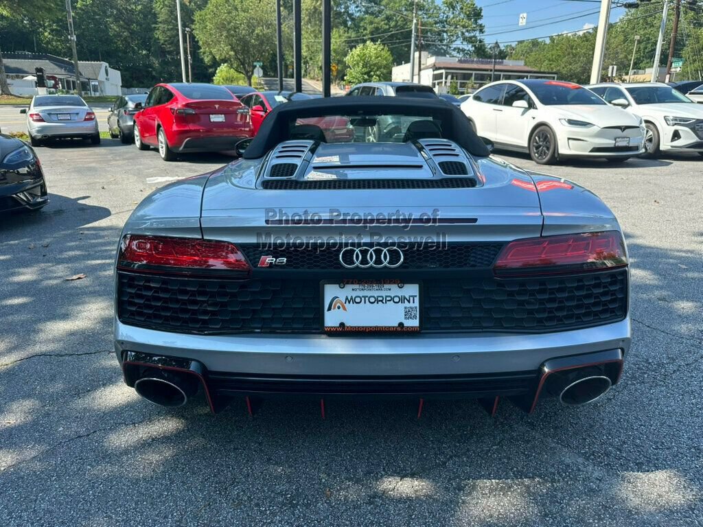 Used 2021 Audi R8 V10 w/ Premium Package RWD image 9