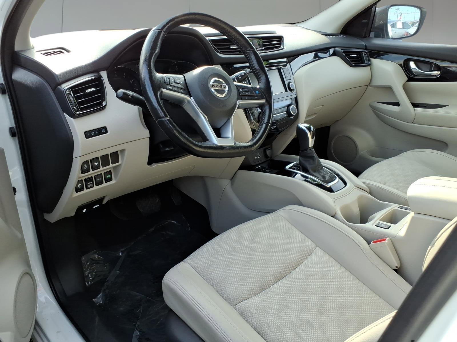 Used 2022 Nissan Rogue Sport SV w/ Technology Package AWD/4WD image 9