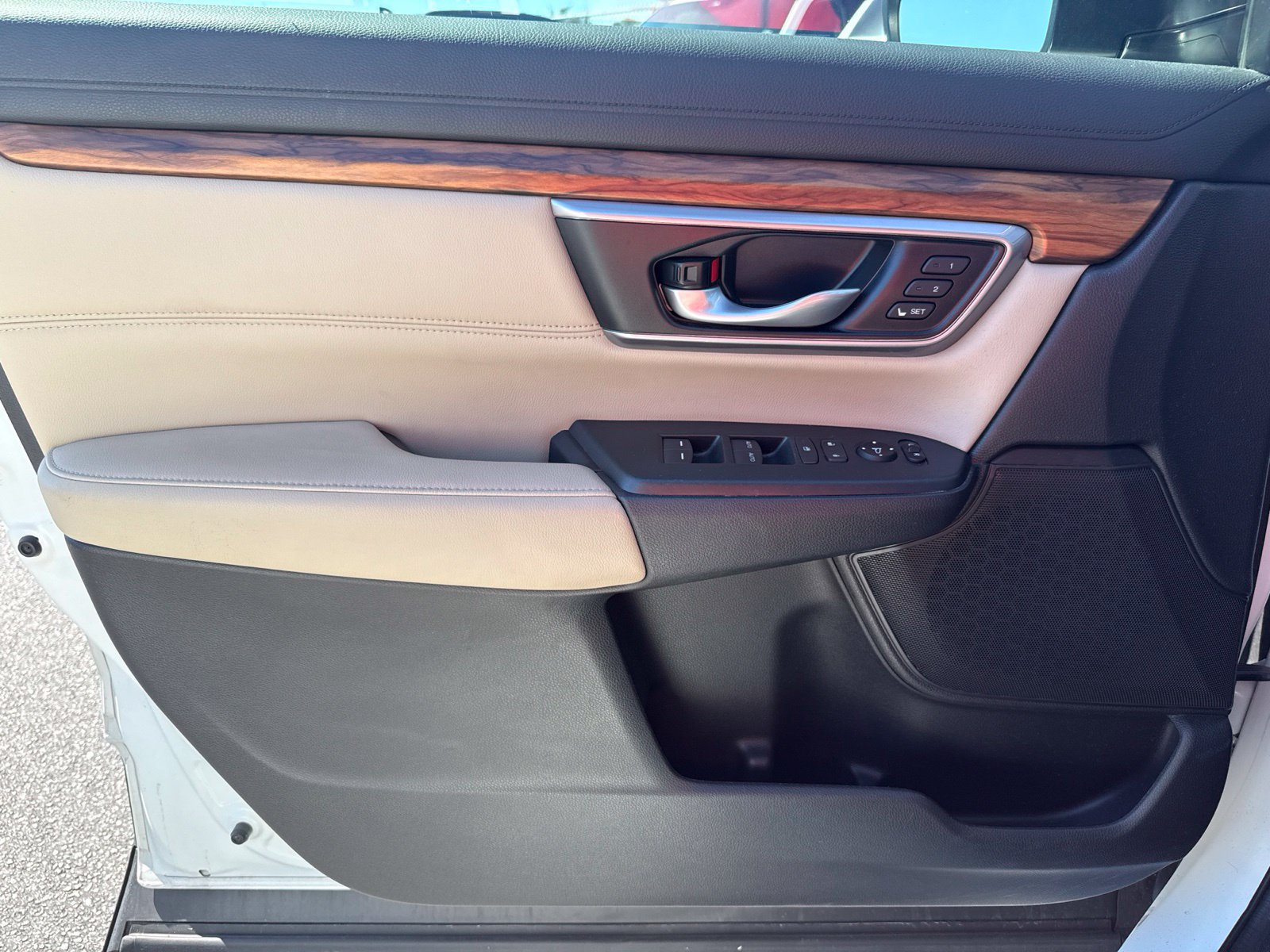 Used 2018 Honda CR-V Touring image 19