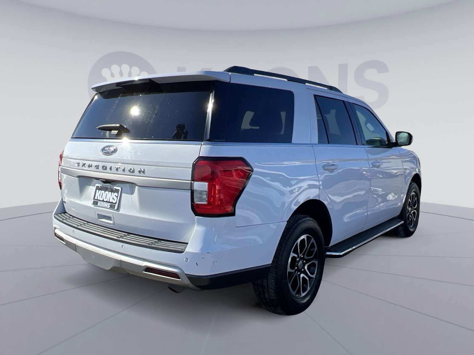 Certified 2023 Ford Expedition XLT image 7