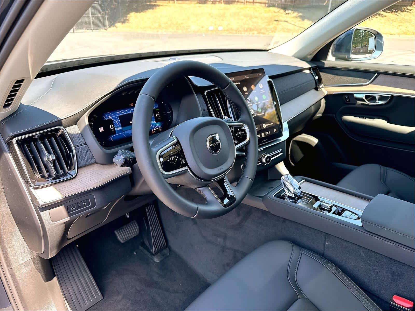 New 2026 Volvo XC90 T8 Plus w/ Protection Package AWD/4WD image 8
