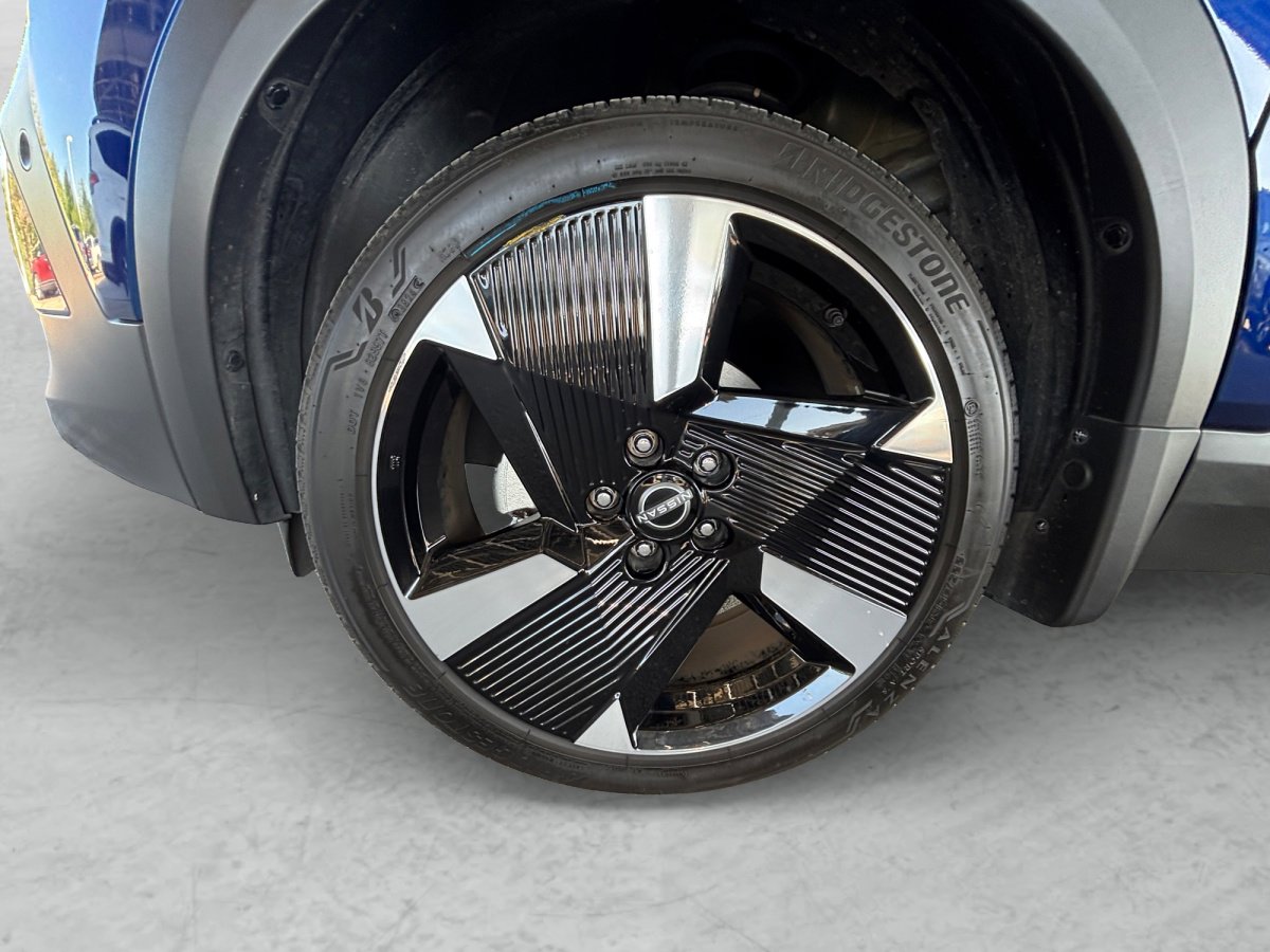 Used 2025 Nissan Kicks SR image 28