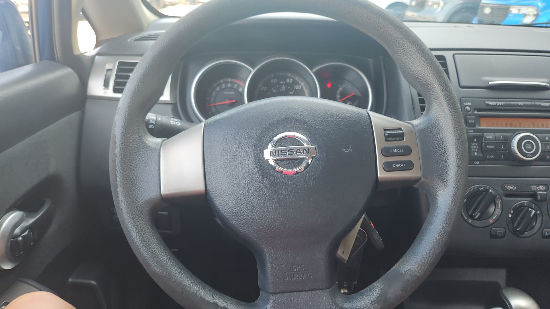 Used 2011 Nissan Versa 1.8 S w/ Plus Pkg FWD image 21