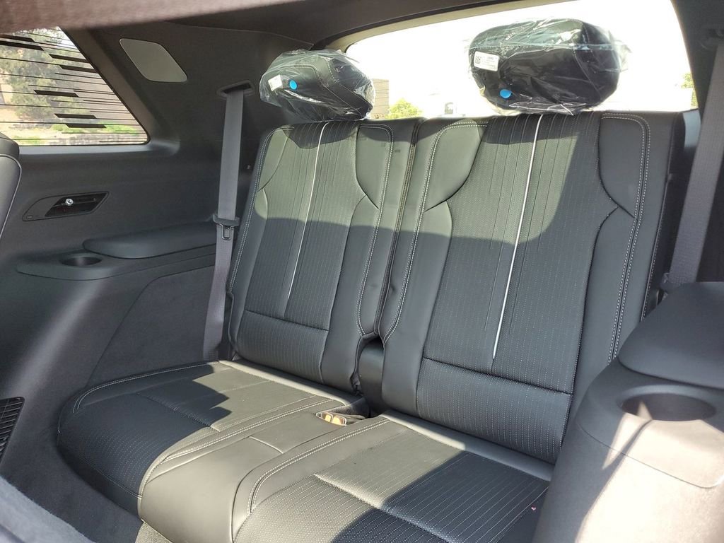 New 2026 Cadillac Vistiq Luxury image 24