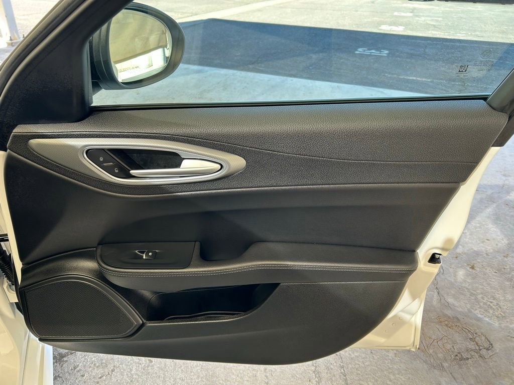 New 2025 Alfa Romeo Giulia image 13