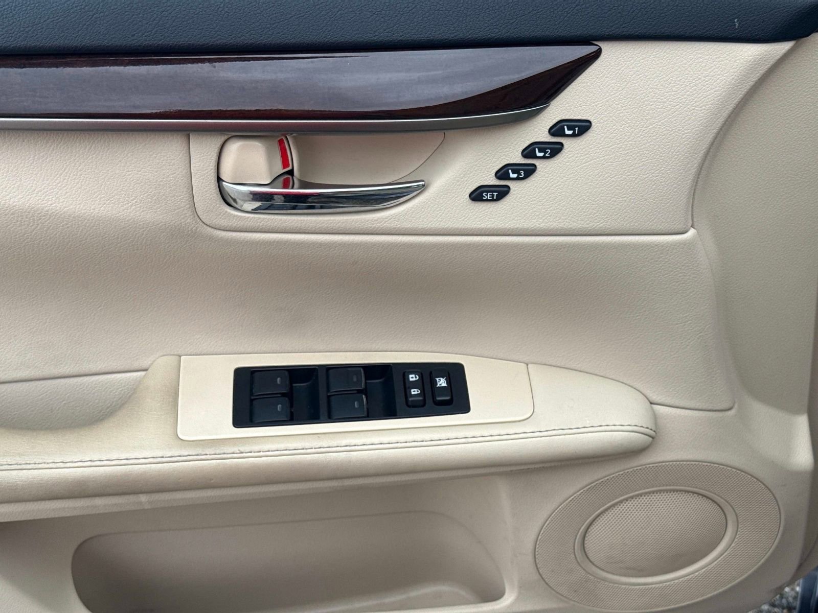 Used 2014 Lexus ES 350 w/ Luxury Package FWD image 18