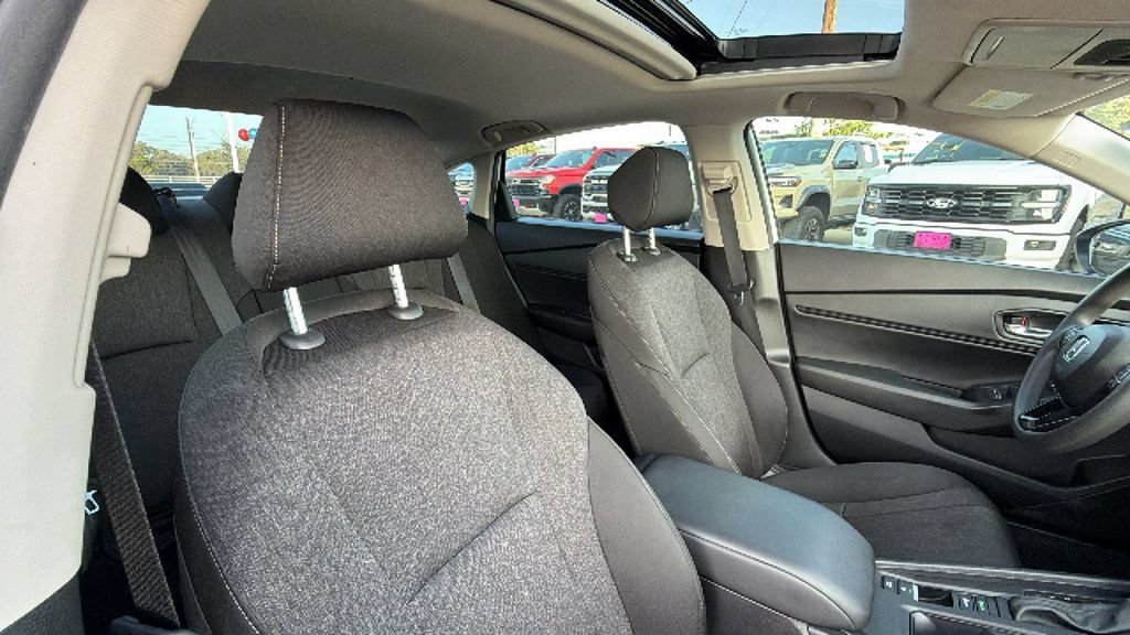 Used 2024 Honda Accord EX image 29