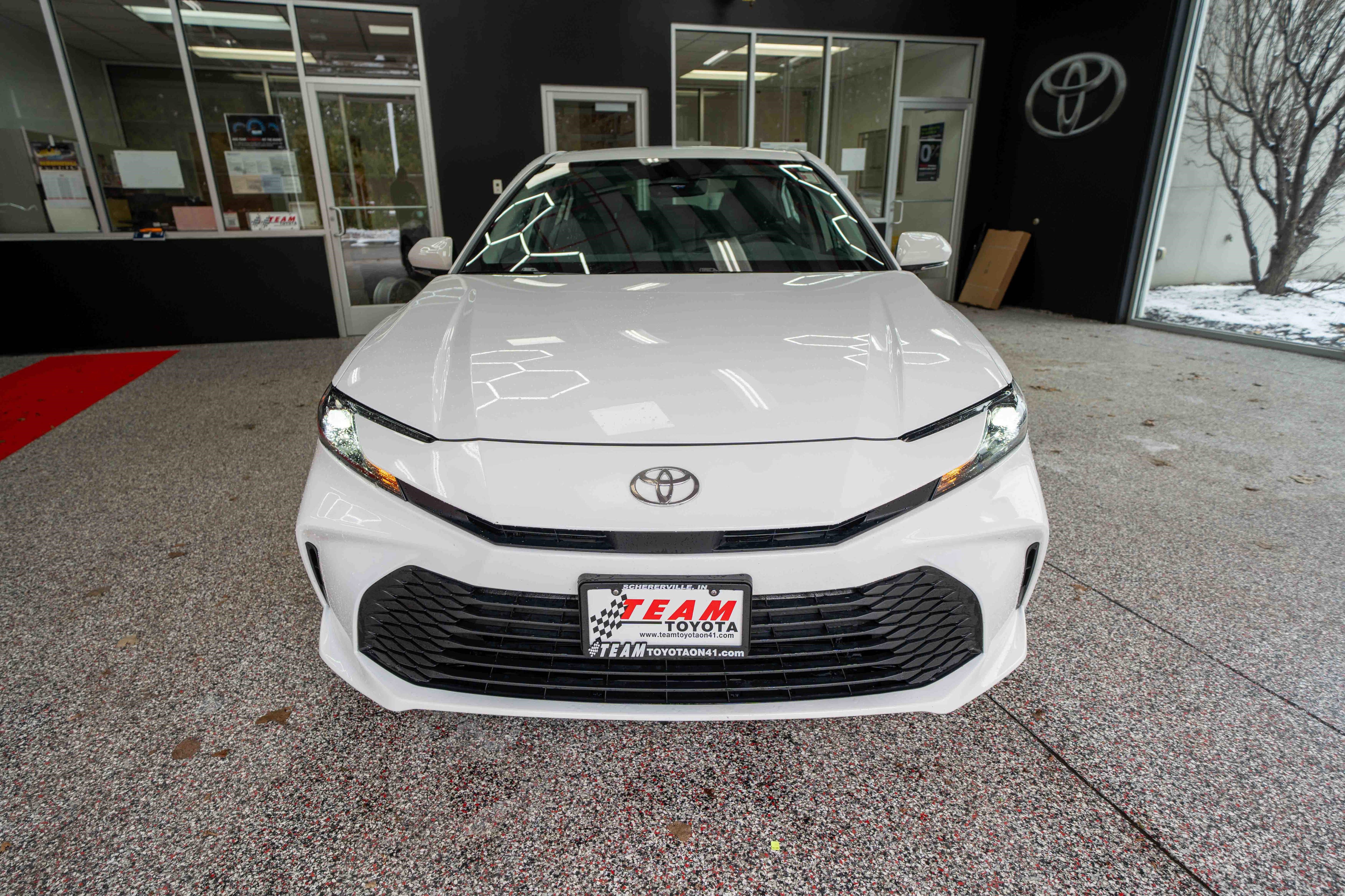 Used 2025 Toyota Camry LE w/ Convenience Package image 6