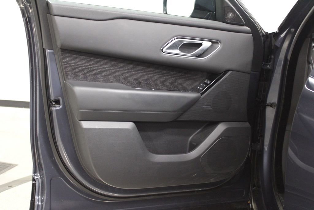 Used 2024 Land Rover Range Rover Velar Dynamic HSE image 16
