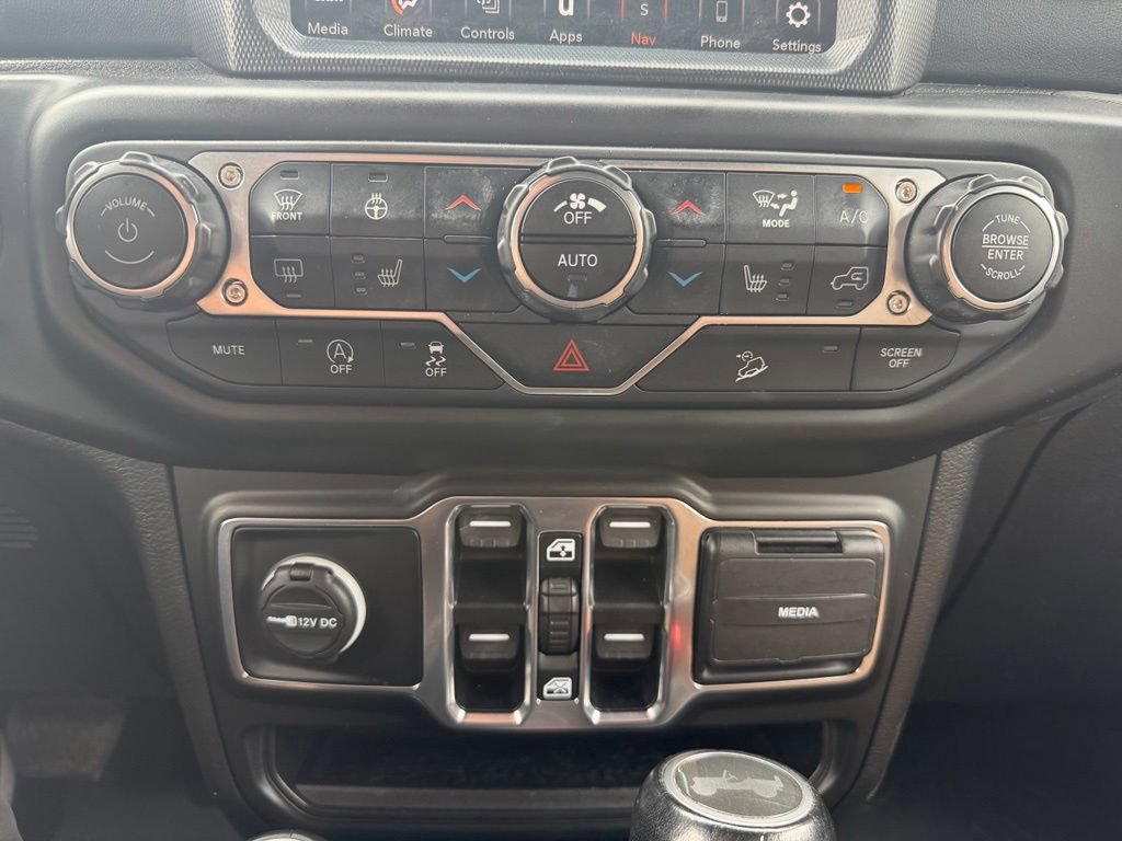 Used 2020 Jeep Wrangler Unlimited Sahara AWD/4WD image 24