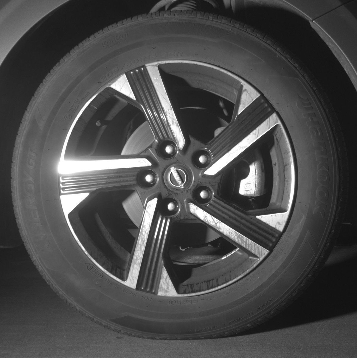Used 2025 Nissan Sentra SV FWD image 13