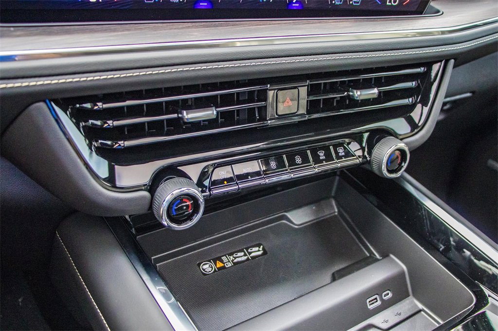New 2026 Chevrolet Suburban Premier image 30