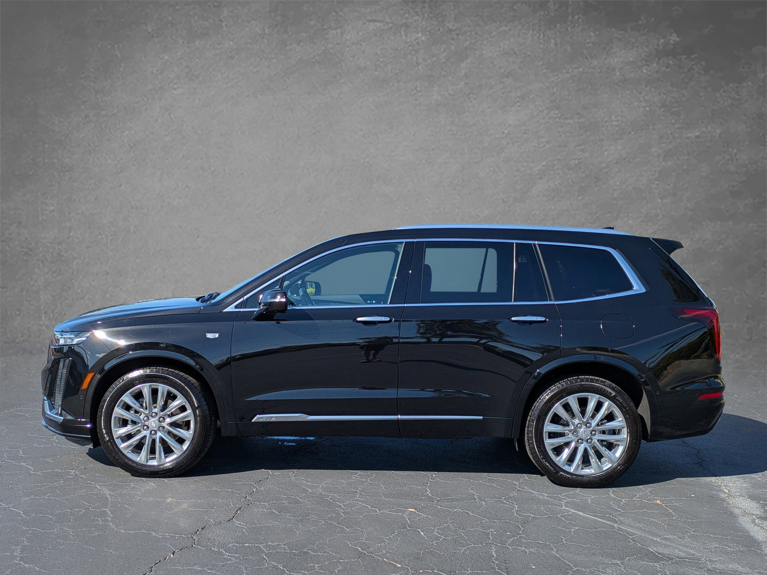 Certified 2024 Cadillac XT6 Premium Luxury w/ Technology Package image 3