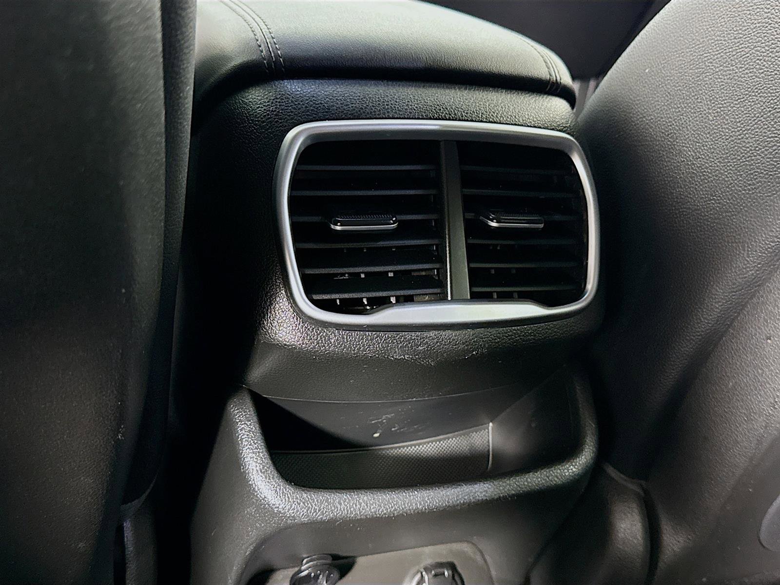 Used 2019 Hyundai Santa Fe Limited image 25