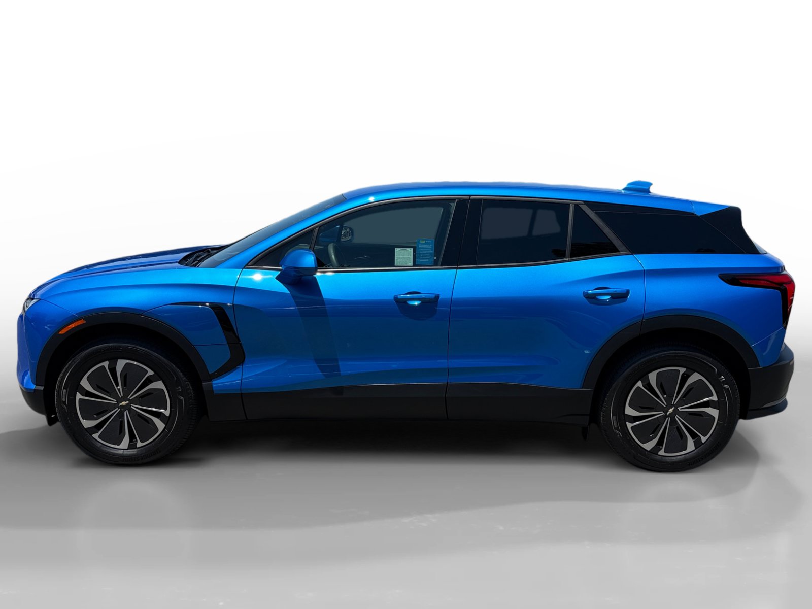 Used 2025 Chevrolet Blazer EV LT FWD image 2