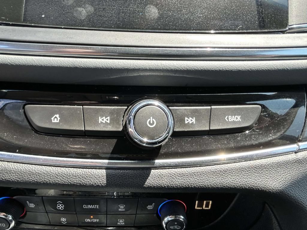 Used 2019 Buick Enclave Essence FWD image 20