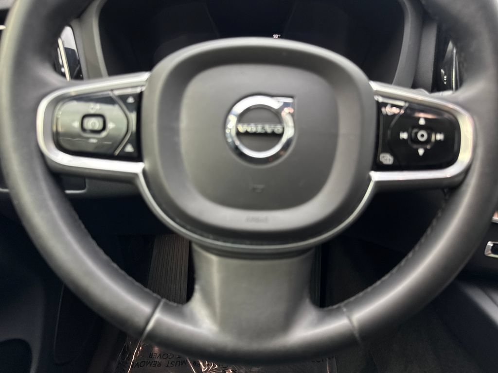 Used 2023 Volvo XC60 B5 Plus FWD image 57
