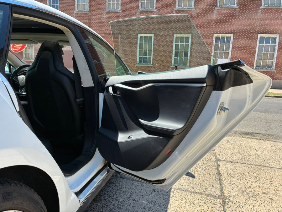 Used 2013 Tesla Model S Performance RWD image 10