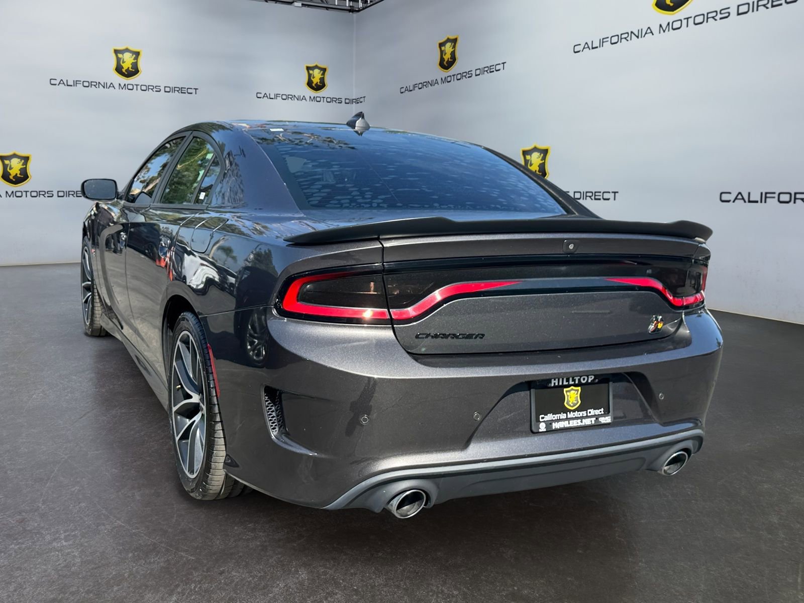 Used 2019 Dodge Charger Scat Pack RWD image 3