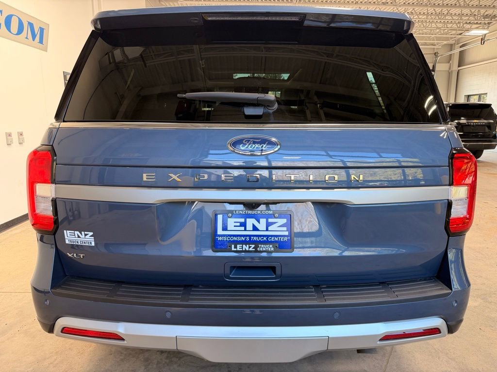 Used 2023 Ford Expedition XLT image 6