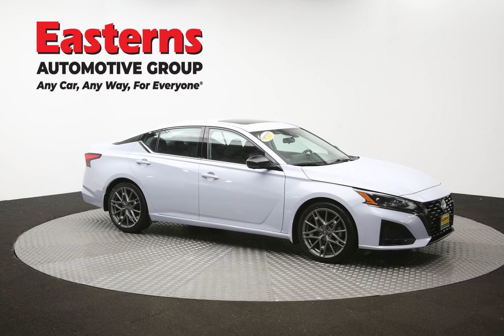 Used 2023 Nissan Altima 2.0 SR FWD image 49
