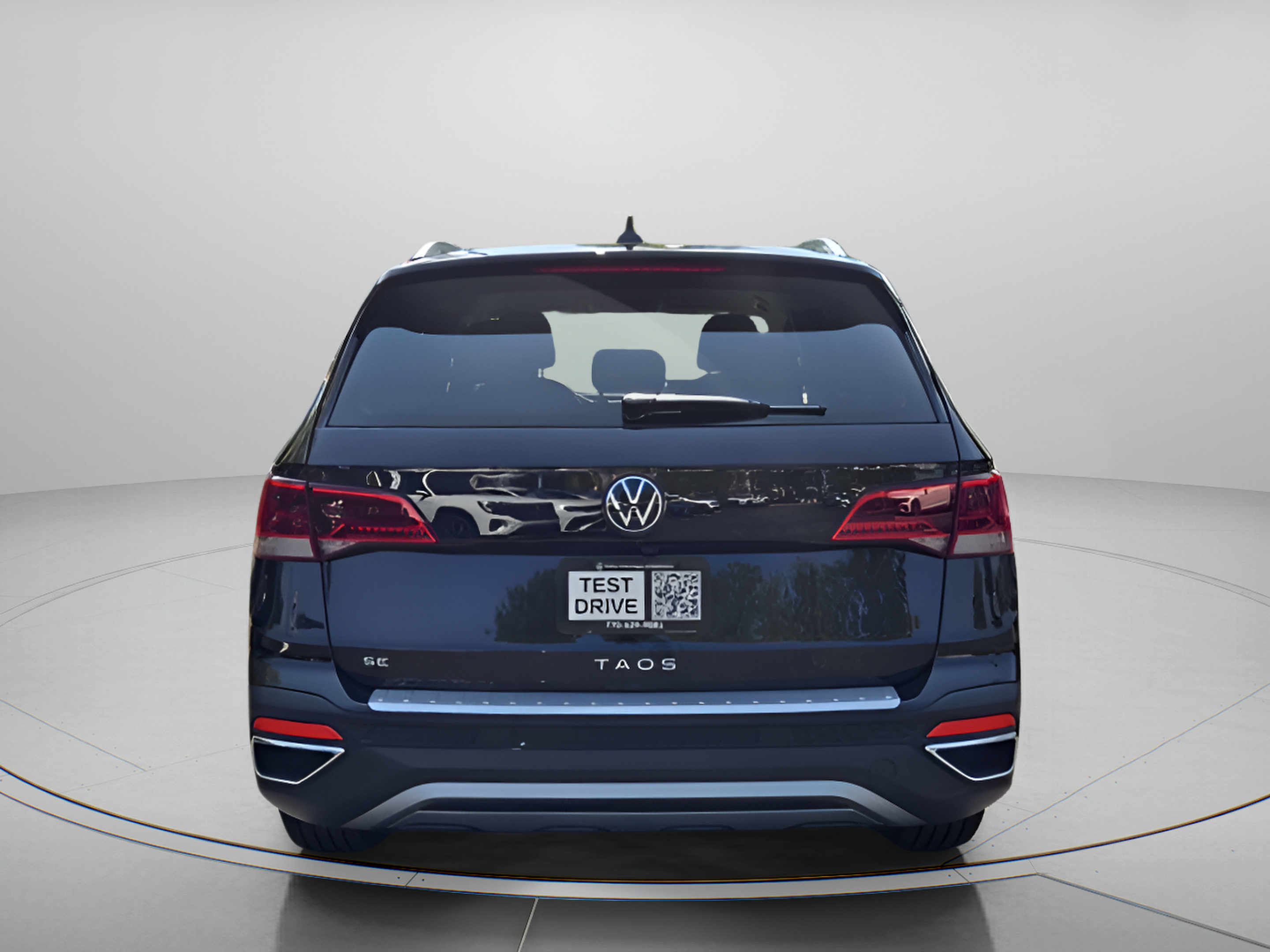 Used 2023 Volkswagen Taos SE FWD image 4