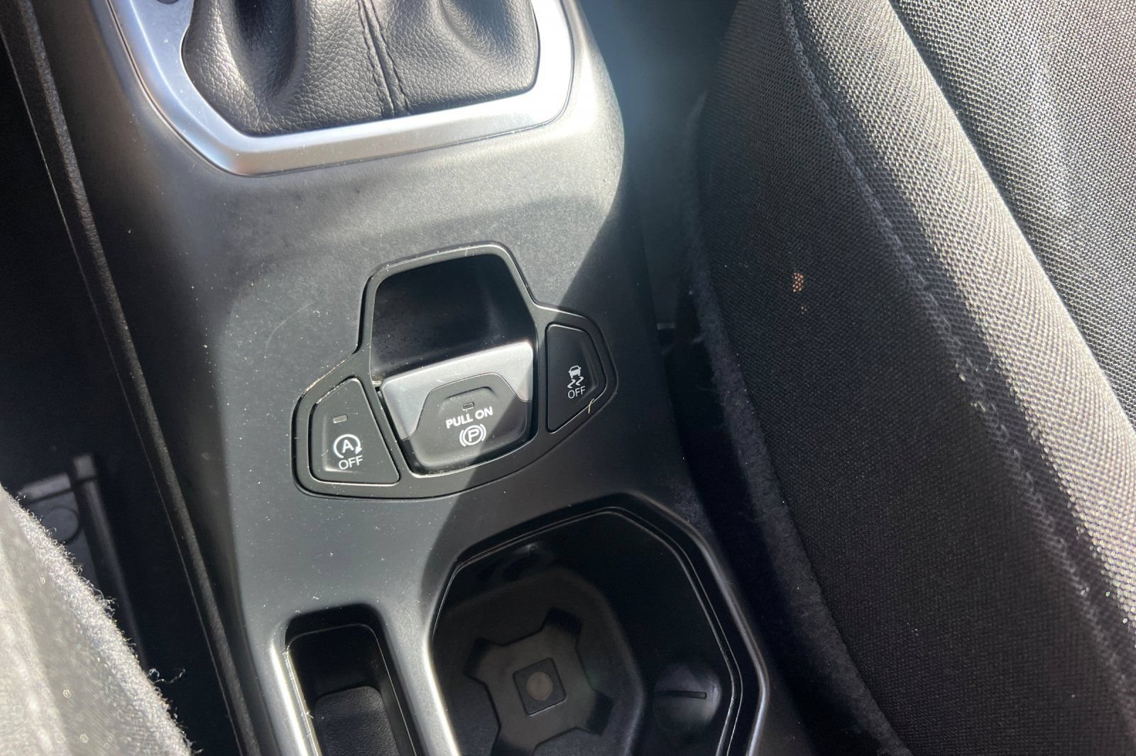 Used 2023 Jeep Renegade Latitude AWD/4WD image 40