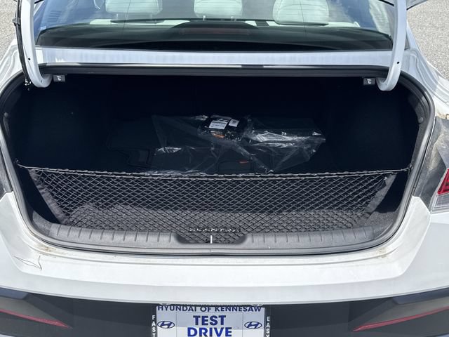 Certified 2025 Hyundai Elantra Limited FWD image 18