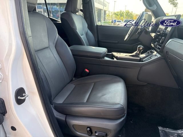 Used 2024 Lexus GX 550 w/ Accessory Package (31) AWD/4WD image 15