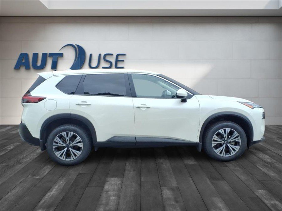 Used 2023 Nissan Rogue SV AWD/4WD image 4
