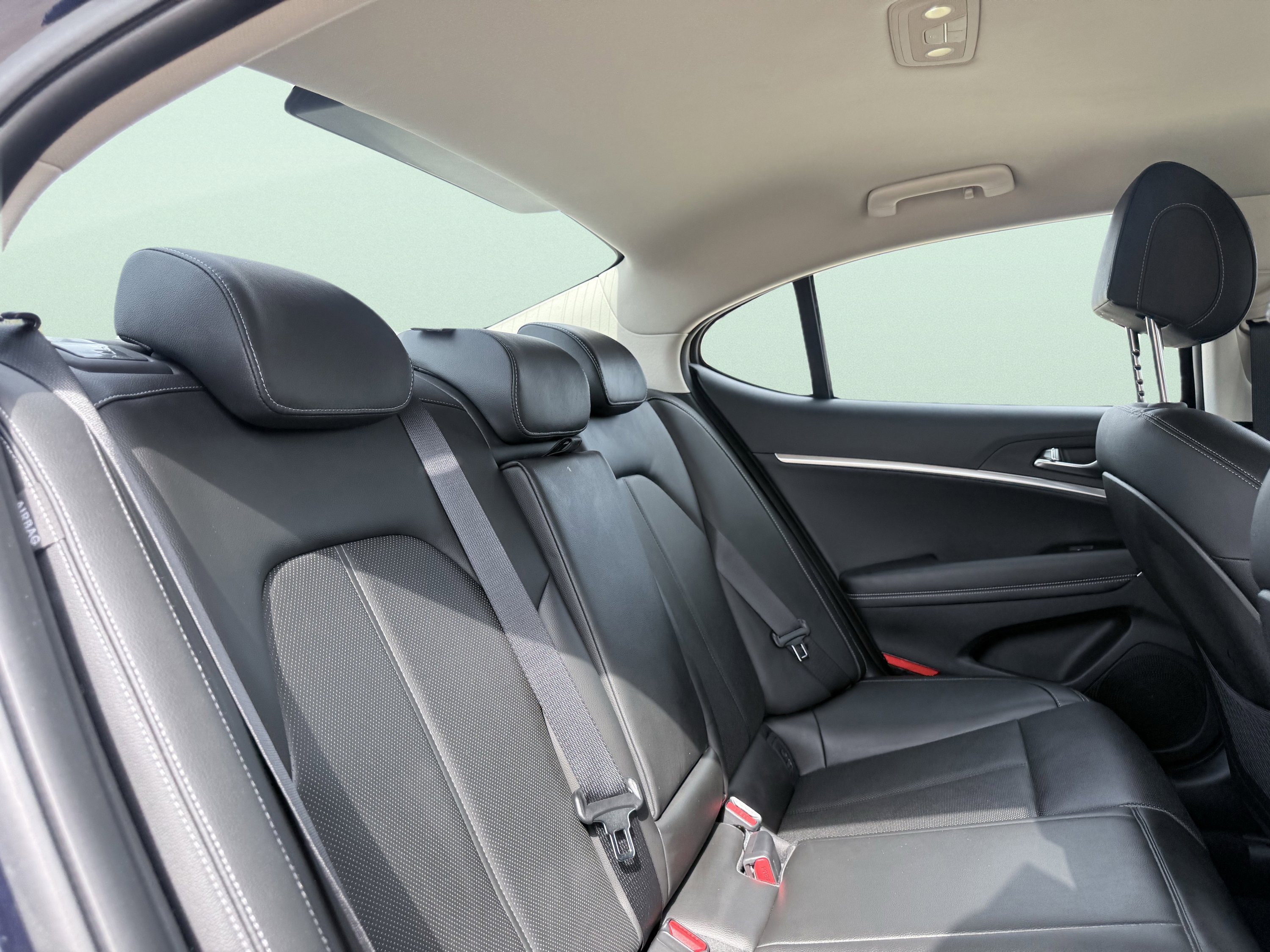 Used 2026 Genesis G70 2.5T image 40